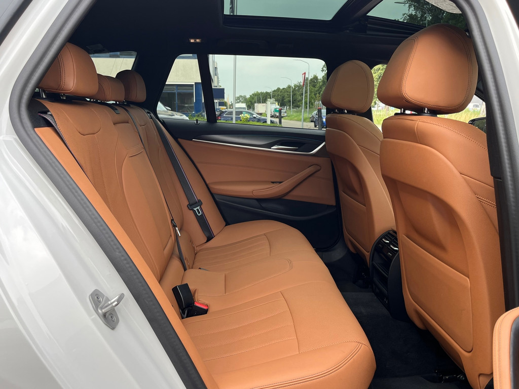 BMW 5 Serie Touring 530e xDrive High Exe M-Sport – Pano – Camera – Leder – Ambient Light – Carplay – Navi – 292PK - Afbeelding 28