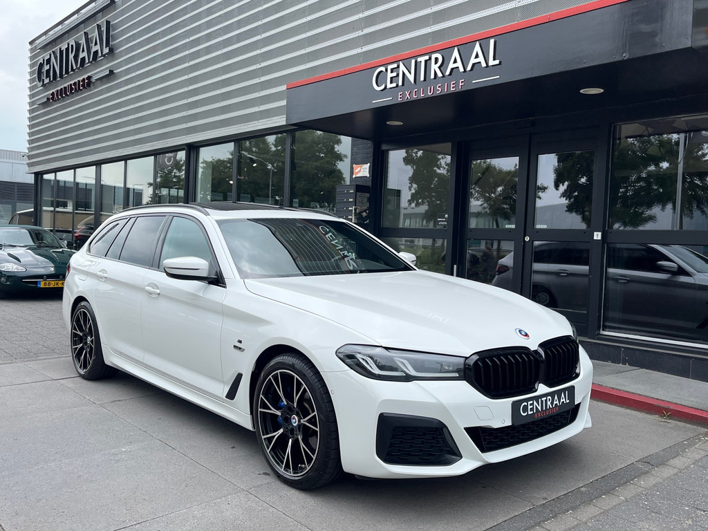 BMW 5 Serie Touring 530e xDrive High Exe M-Sport – Pano – Camera – Leder – Ambient Light – Carplay – Navi – 292PK - Afbeelding 30