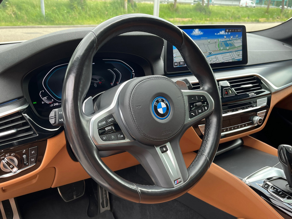 BMW 5 Serie Touring 530e xDrive High Exe M-Sport – Pano – Camera – Leder – Ambient Light – Carplay – Navi – 292PK - Afbeelding 32