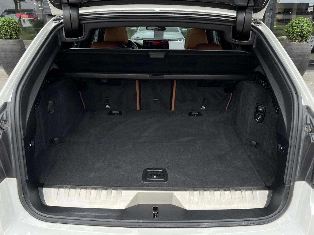 BMW 5 Serie Touring 530e xDrive High Exe M-Sport – Pano – Camera – Leder – Ambient Light – Carplay – Navi – 292PK - Afbeelding 35