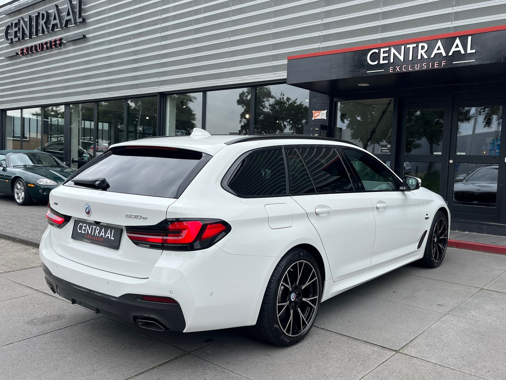 BMW 5 Serie Touring 530e xDrive High Exe M-Sport – Pano – Camera – Leder – Ambient Light – Carplay – Navi – 292PK - Afbeelding 40