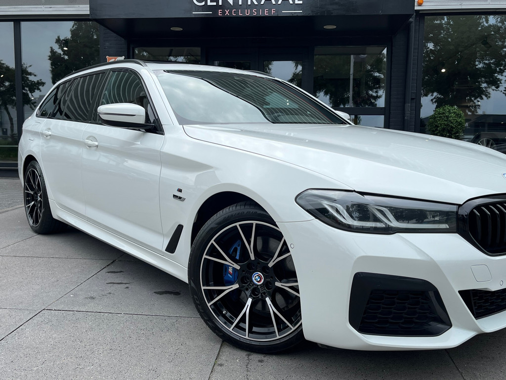 BMW 5 Serie Touring 530e xDrive High Exe M-Sport – Pano – Camera – Leder – Ambient Light – Carplay – Navi – 292PK - Afbeelding 44