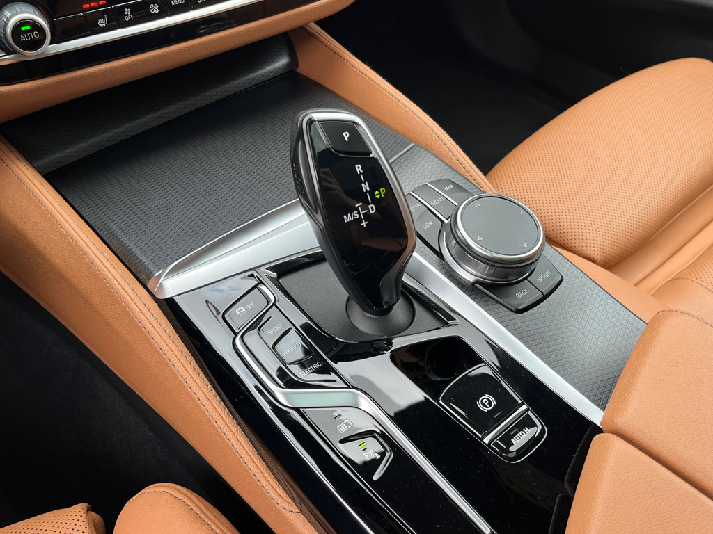 BMW 5 Serie Touring 530e xDrive High Exe M-Sport – Pano – Camera – Leder – Ambient Light – Carplay – Navi – 292PK - Afbeelding 49
