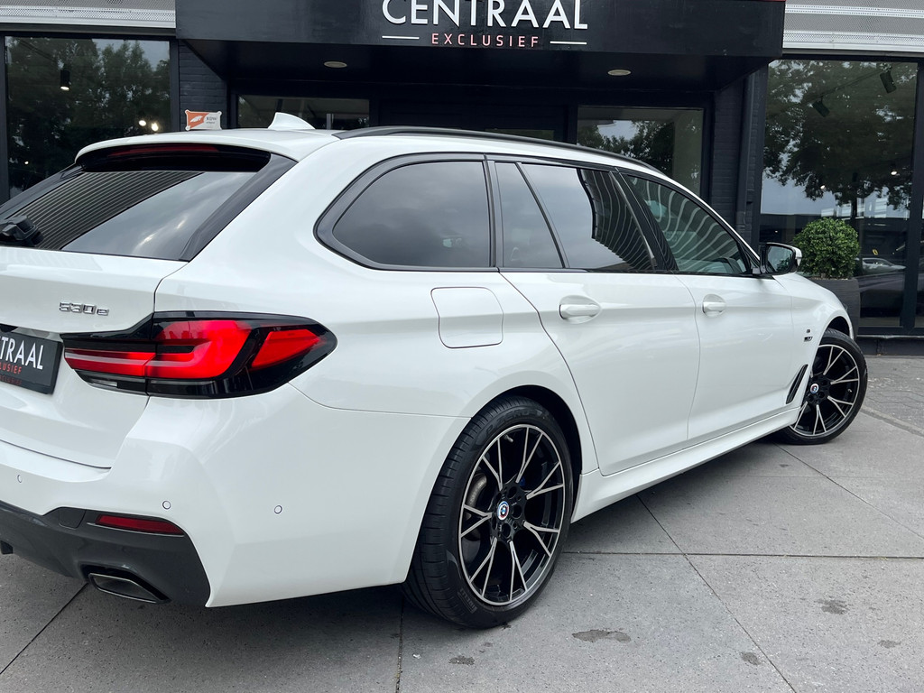 BMW 5 Serie Touring 530e xDrive High Exe M-Sport – Pano – Camera – Leder – Ambient Light – Carplay – Navi – 292PK - Afbeelding 51