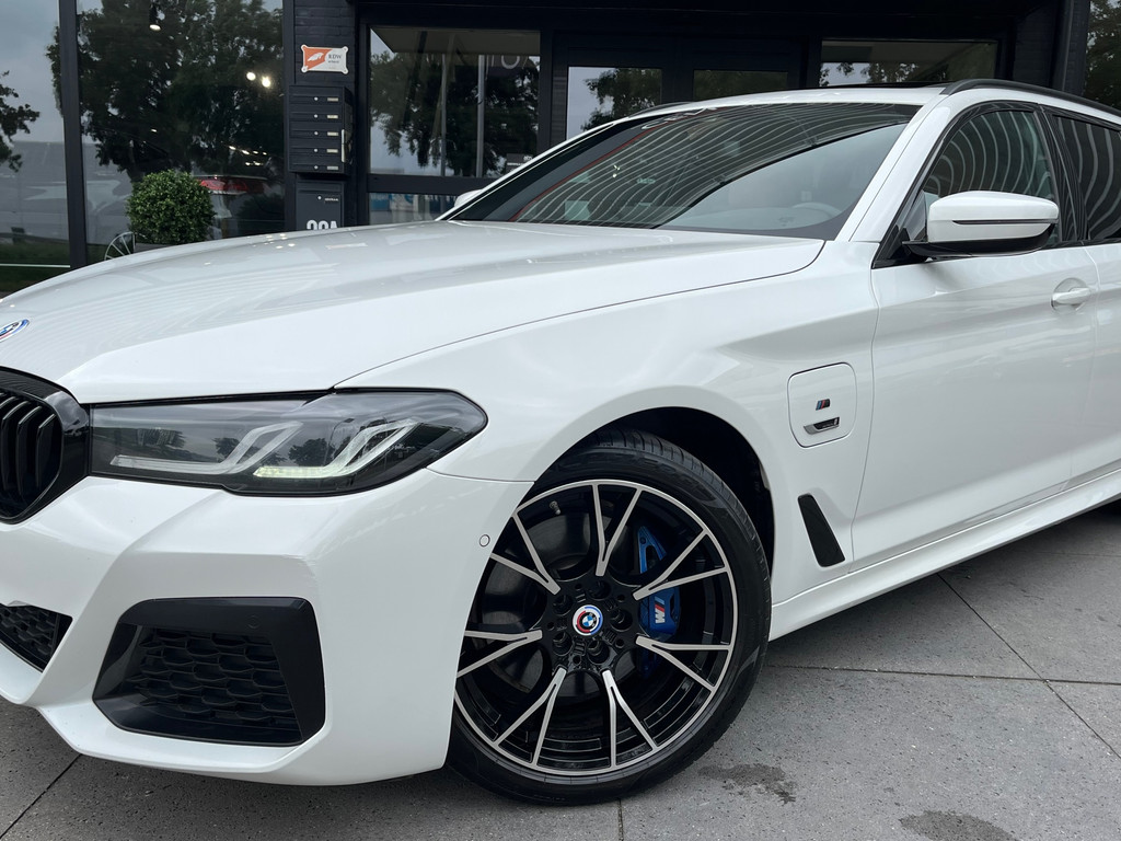 BMW 5 Serie Touring 530e xDrive High Exe M-Sport – Pano – Camera – Leder – Ambient Light – Carplay – Navi – 292PK - Afbeelding 57