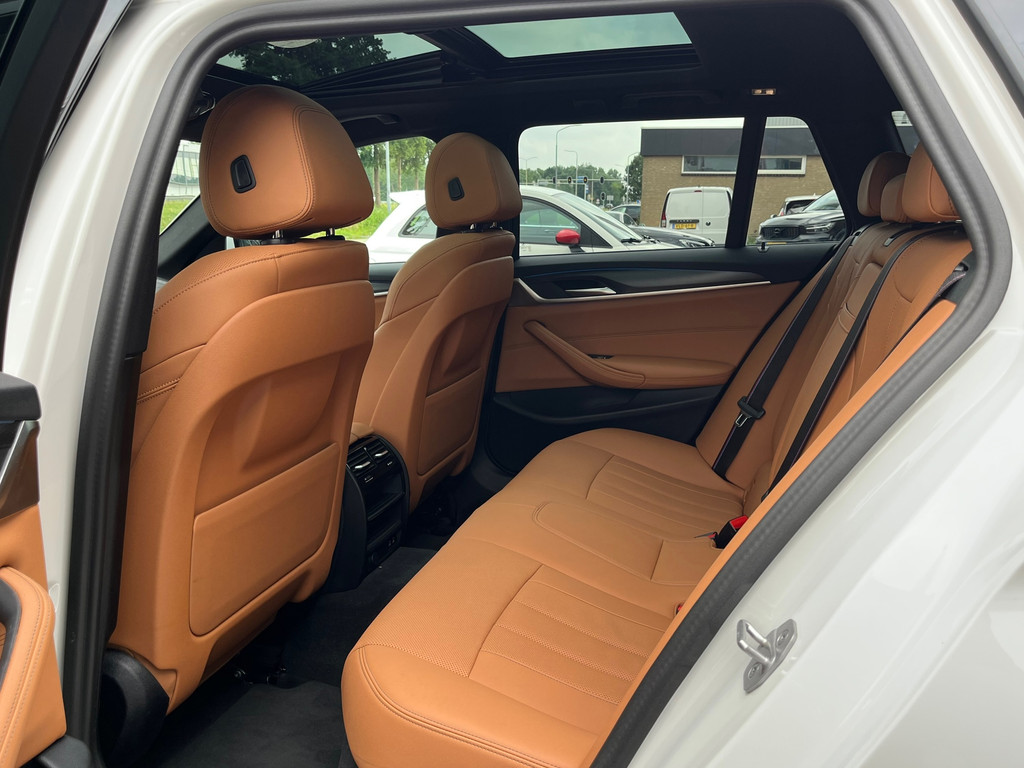 BMW 5 Serie Touring 530e xDrive High Exe M-Sport – Pano – Camera – Leder – Ambient Light – Carplay – Navi – 292PK - Afbeelding 59