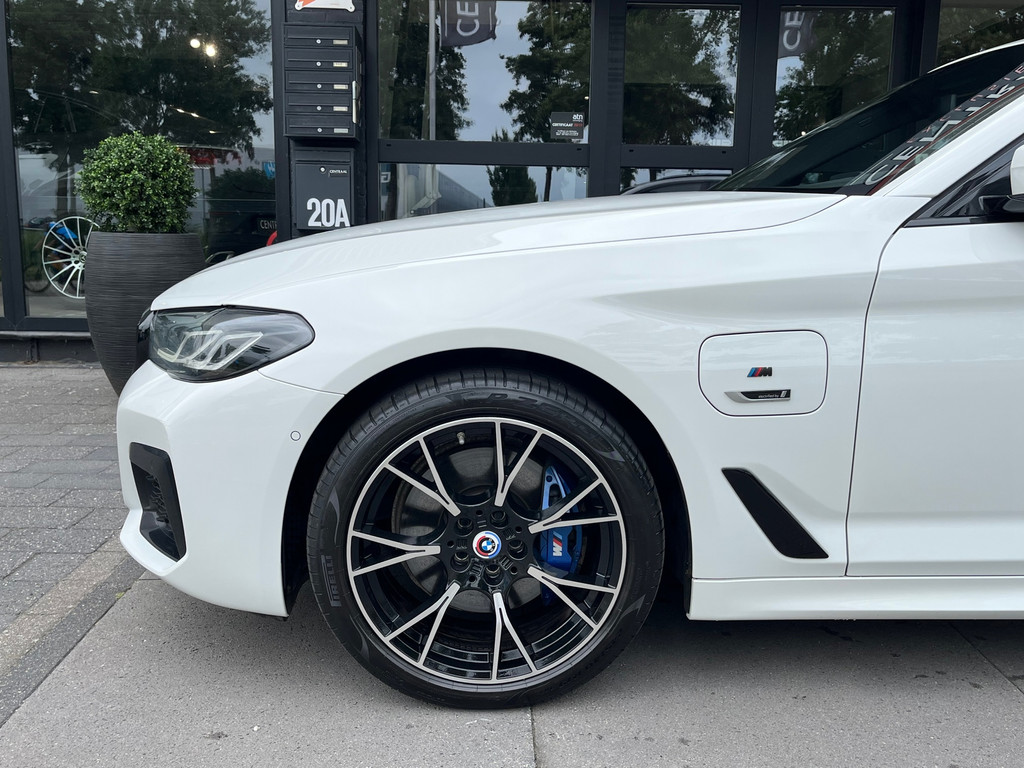 BMW 5 Serie Touring 530e xDrive High Exe M-Sport – Pano – Camera – Leder – Ambient Light – Carplay – Navi – 292PK - Afbeelding 63
