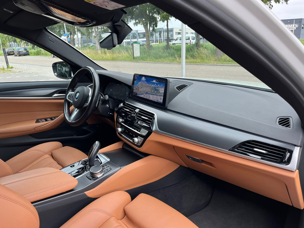 BMW 5 Serie Touring 530e xDrive High Exe M-Sport – Pano – Camera – Leder – Ambient Light – Carplay – Navi – 292PK - Afbeelding 7