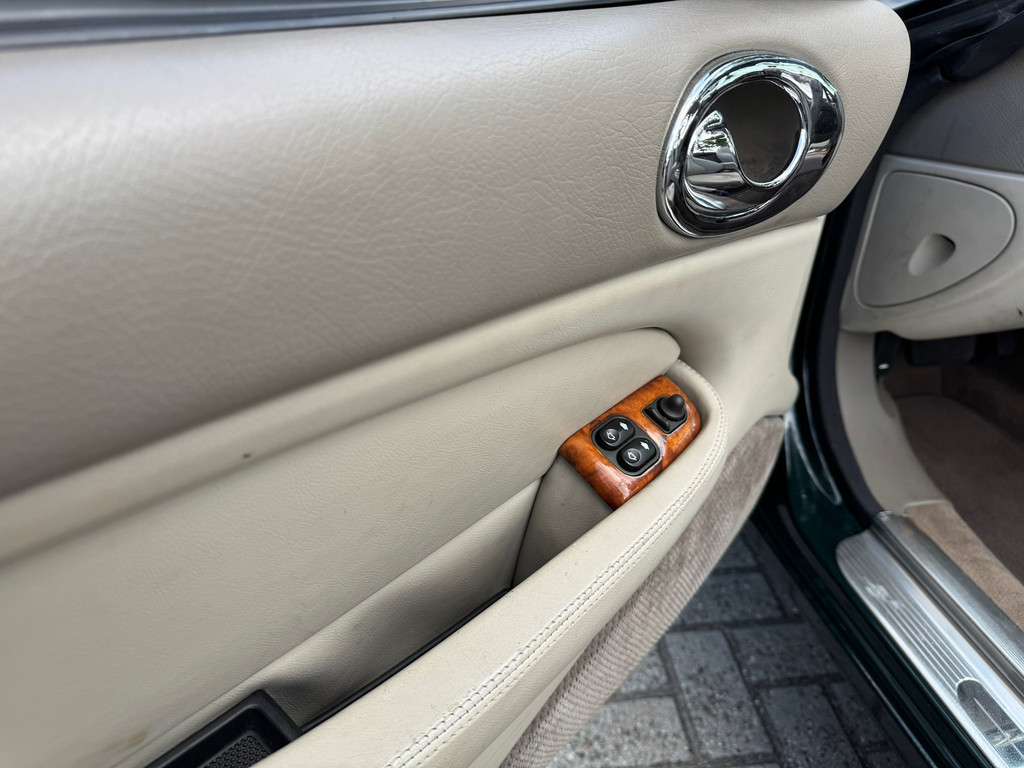 Jaguar XK8 4.0 V8 Convertible 363PK – Pdc – Leder – Stoelverwarming - Afbeelding 21