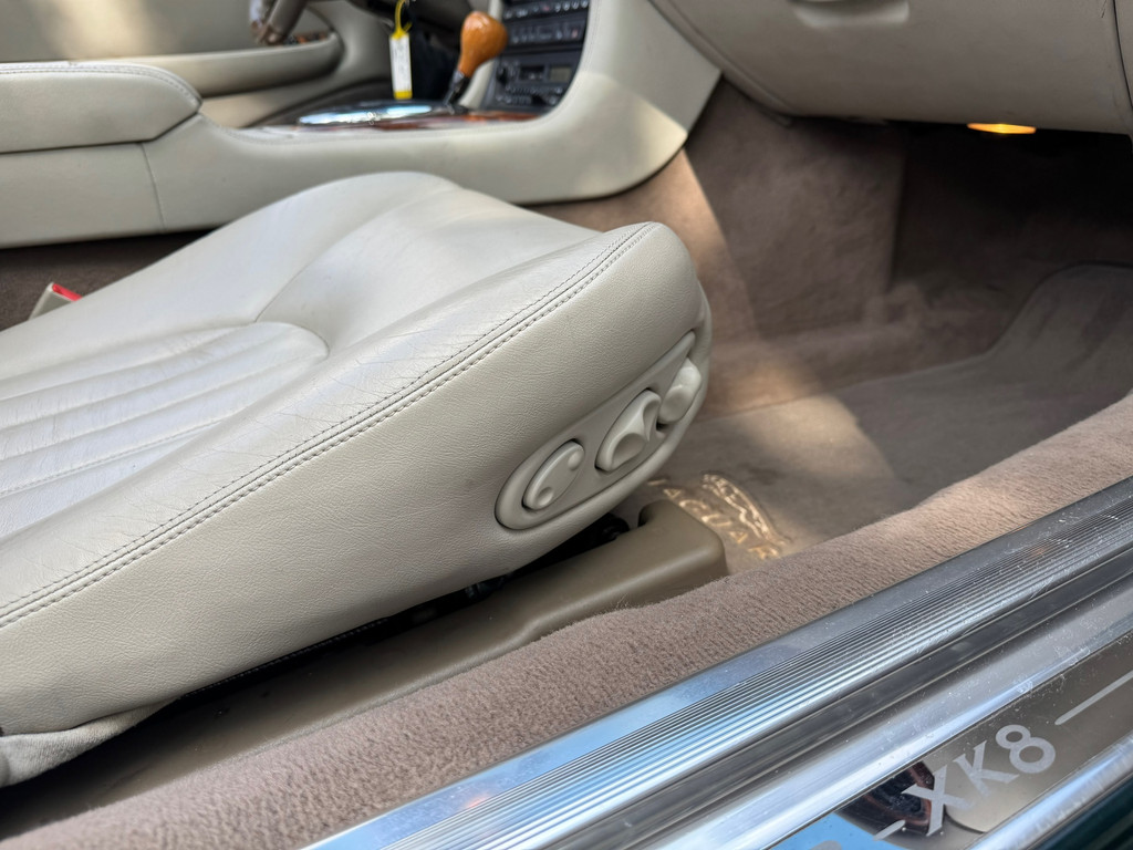 Jaguar XK8 4.0 V8 Convertible 363PK – Pdc – Leder – Stoelverwarming - Afbeelding 29
