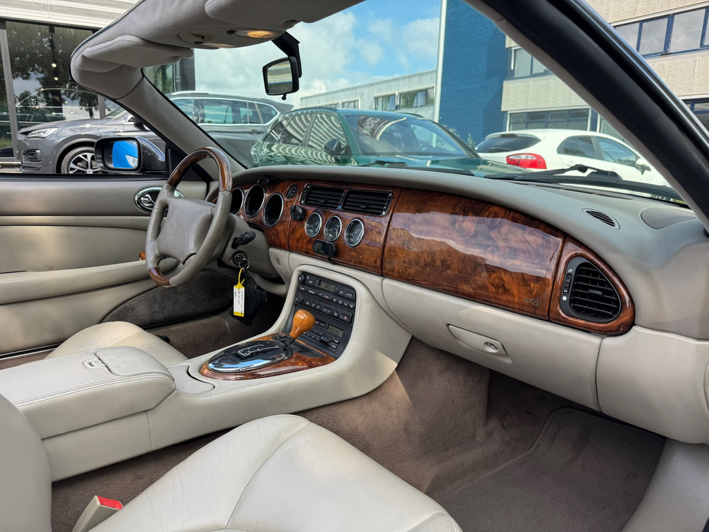 Jaguar XK8 4.0 V8 Convertible 363PK – Pdc – Leder – Stoelverwarming - Afbeelding 7