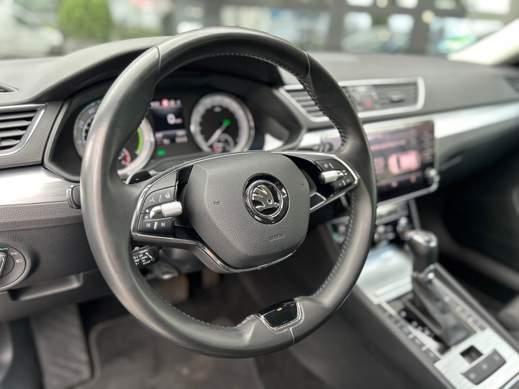 Škoda Superb Combi 1.4 TSI iV Business Edition Plus – ACC – Camera – Keyless – Carplay – Stoelverwarming – 218PK - Afbeelding 22