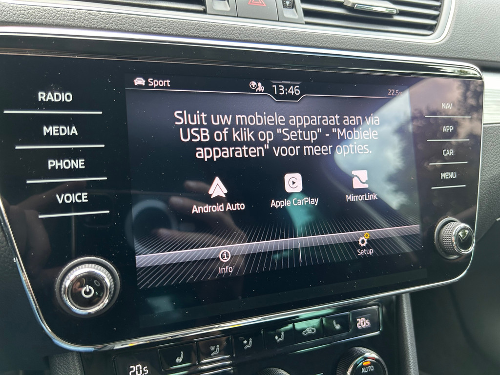 Škoda Superb Combi 1.4 TSI iV Business Edition Plus – ACC – Camera – Keyless – Carplay – Stoelverwarming – 218PK - Afbeelding 29