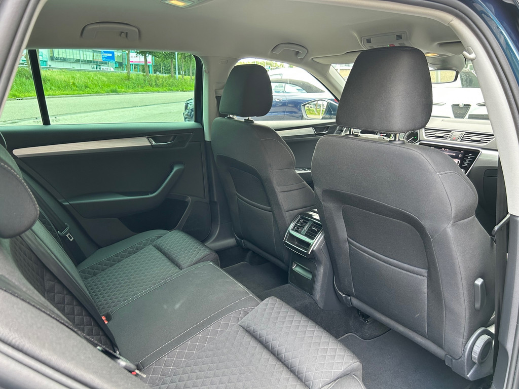 Škoda Superb Combi 1.4 TSI iV Business Edition Plus – ACC – Camera – Keyless – Carplay – Stoelverwarming – 218PK - Afbeelding 39