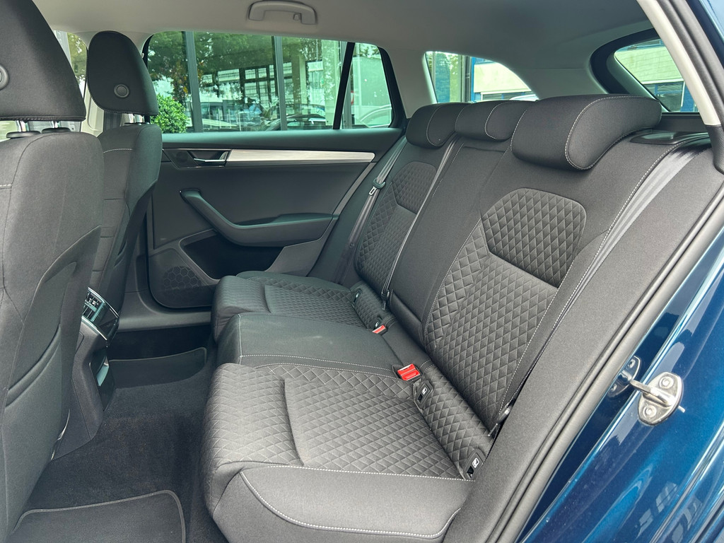 Škoda Superb Combi 1.4 TSI iV Business Edition Plus – ACC – Camera – Keyless – Carplay – Stoelverwarming – 218PK - Afbeelding 41