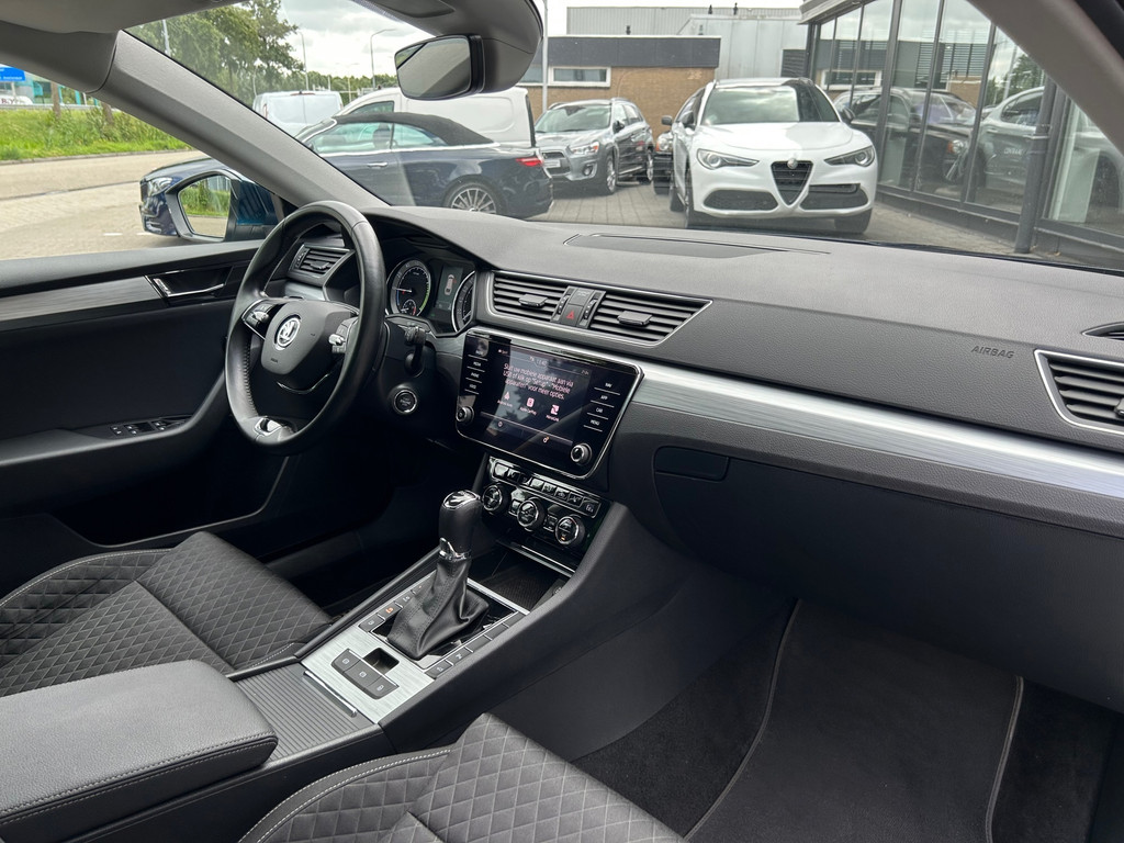 Škoda Superb Combi 1.4 TSI iV Business Edition Plus – ACC – Camera – Keyless – Carplay – Stoelverwarming – 218PK - Afbeelding 7