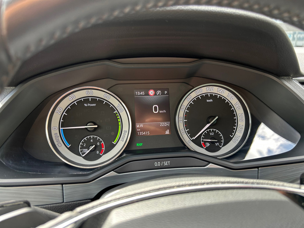 Škoda Superb Combi 1.4 TSI iV Business Edition Plus – ACC – Camera – Keyless – Carplay – Stoelverwarming – 218PK - Afbeelding 9